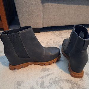 SOREL BOOTS